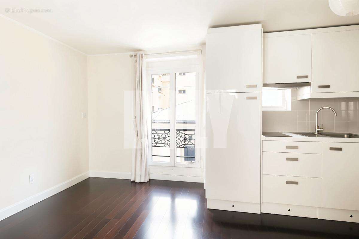 Appartement à PARIS-8E