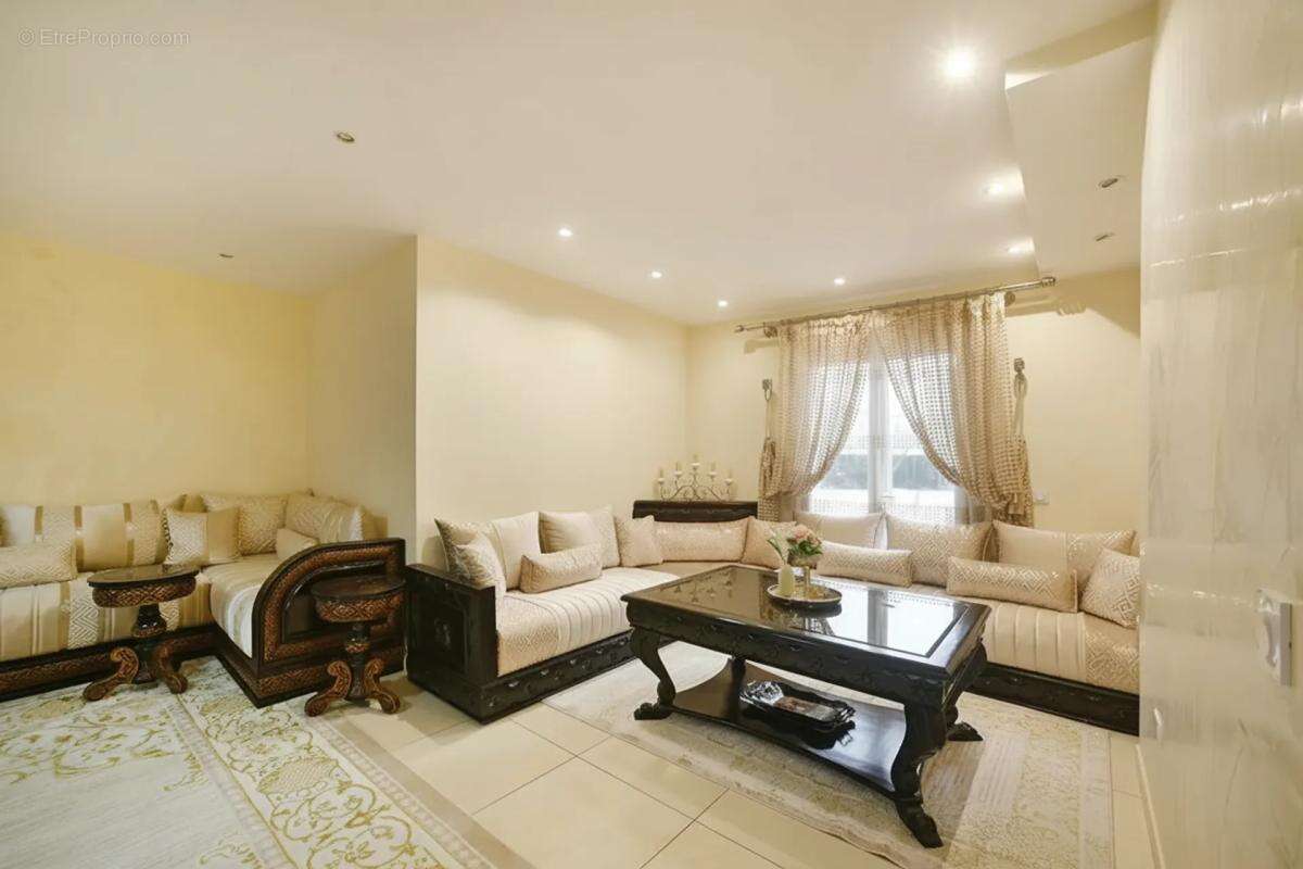 Maison à SAINT-GILLES