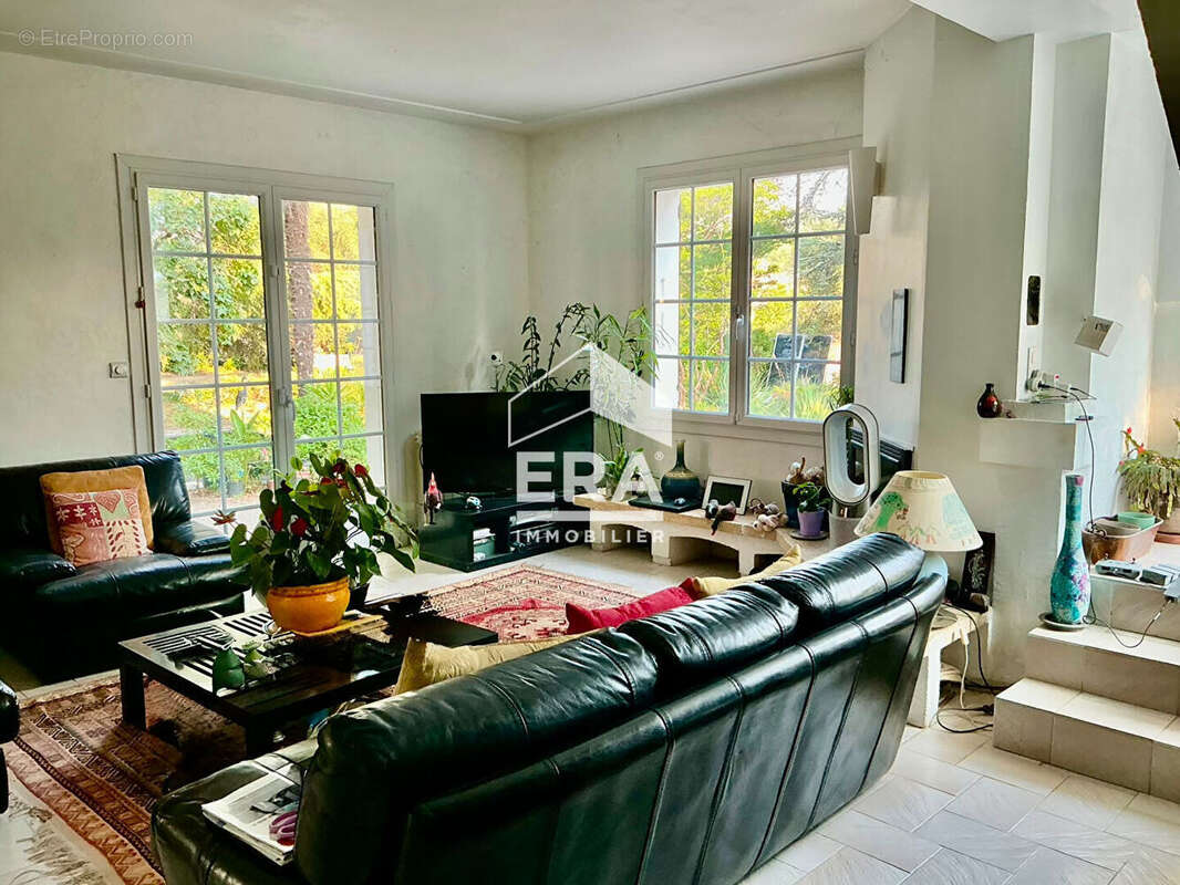 Maison 180m² à la gaude - photo 11