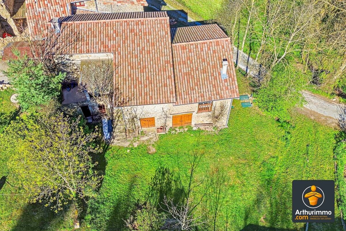 Maison à LE CRESTET