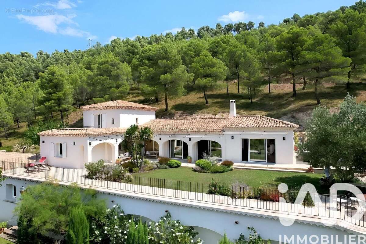Photo 2 - Maison à ROGNES
