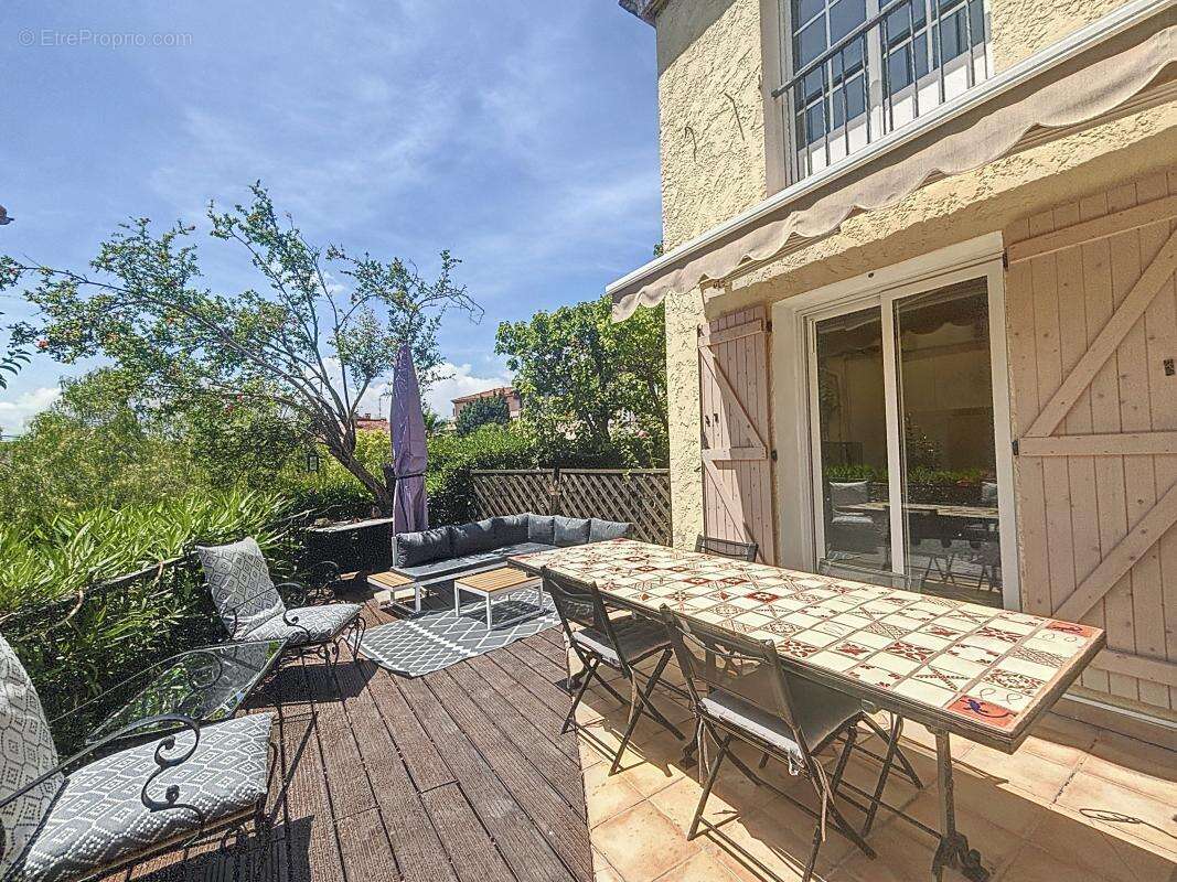 Appartement à LE CANNET