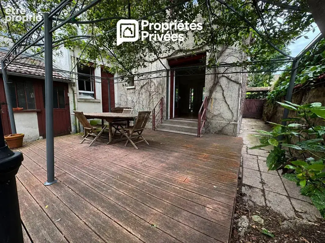 Maison de 235 m² - 5 chambres - secteur Souvenir Français - photo 17