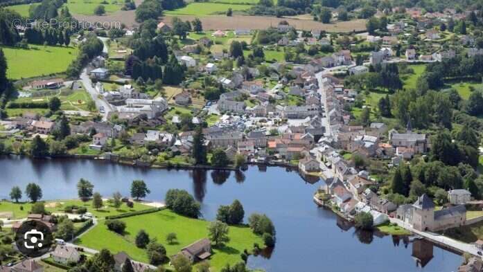 Maison à PEYRAT-LE-CHATEAU