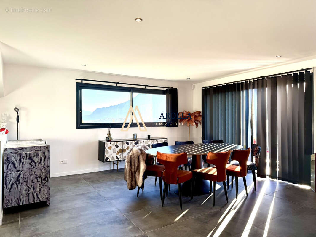 Maison à SAINT-JEOIRE-PRIEURE