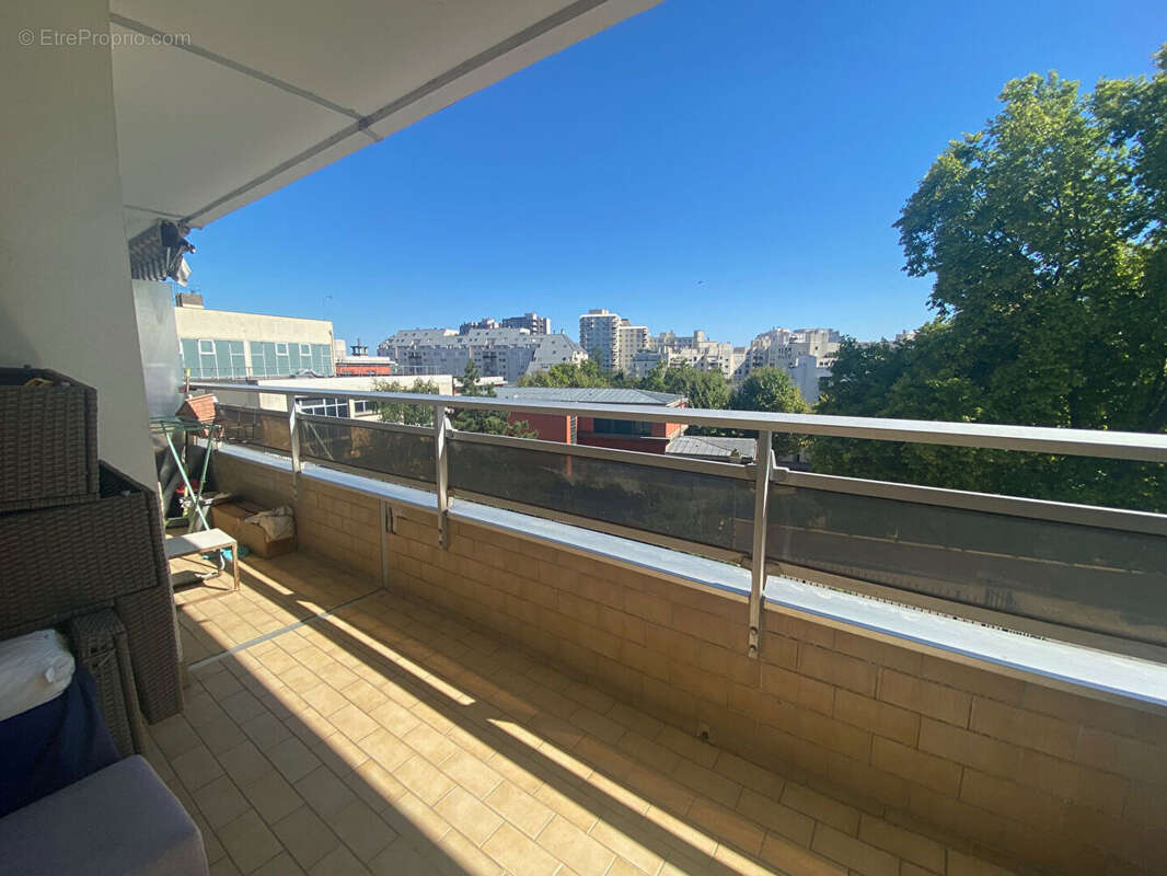 Appartement à COURBEVOIE