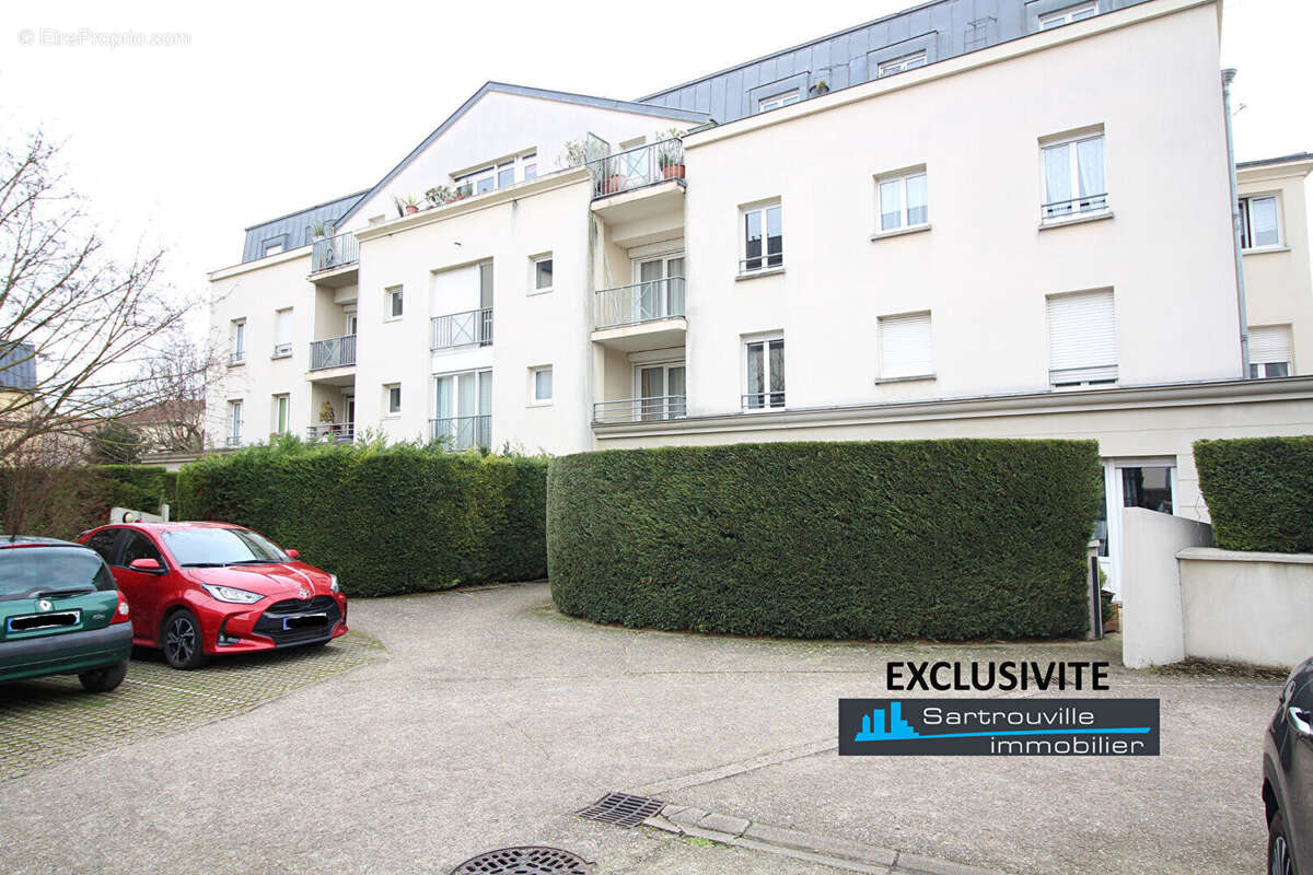 Appartement à SARTROUVILLE