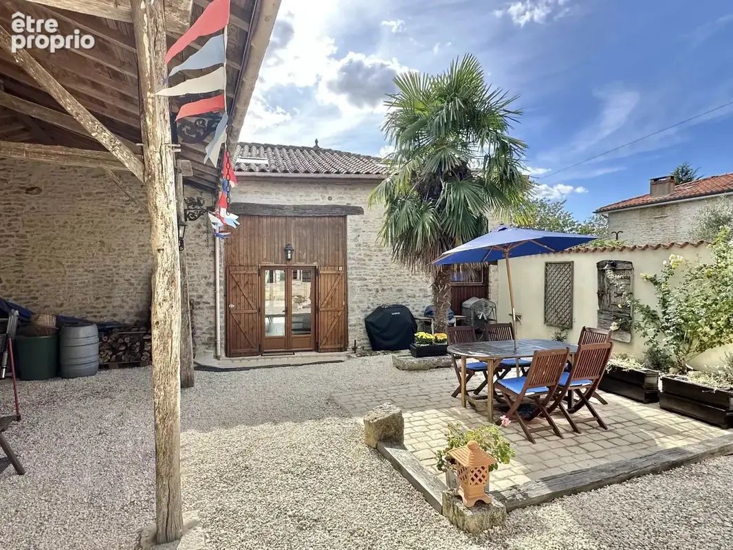 Deux maisons avec piscine, jacuzzi, grande grange et vue sur la campagne - photo 7