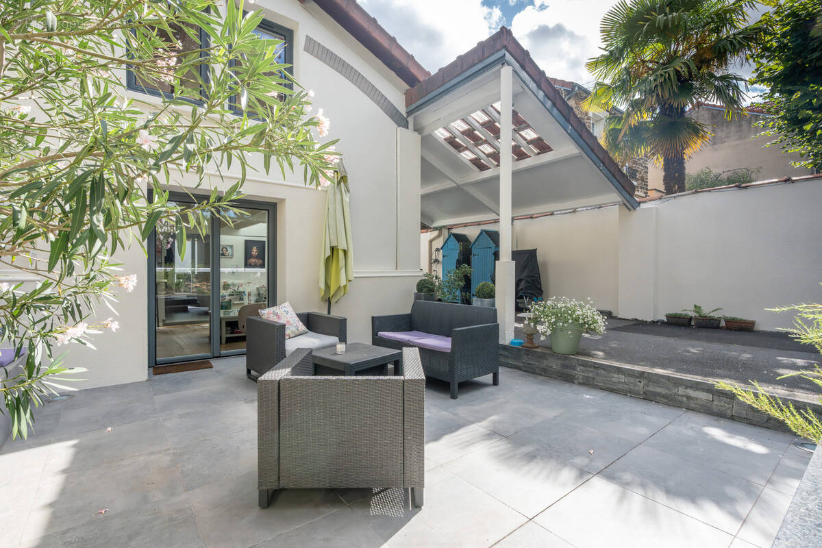 Maison à SAINT-MAUR-DES-FOSSES