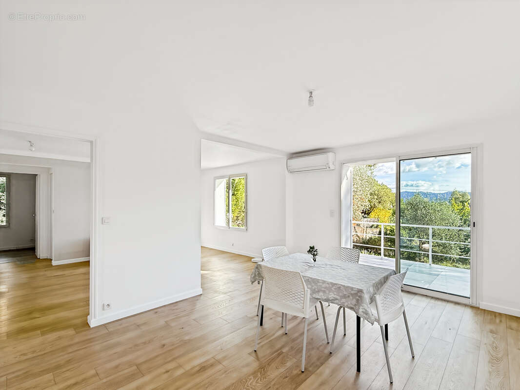 Maison à LA CADIERE-D&#039;AZUR