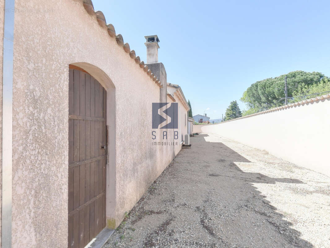 Maison à MONTELIMAR