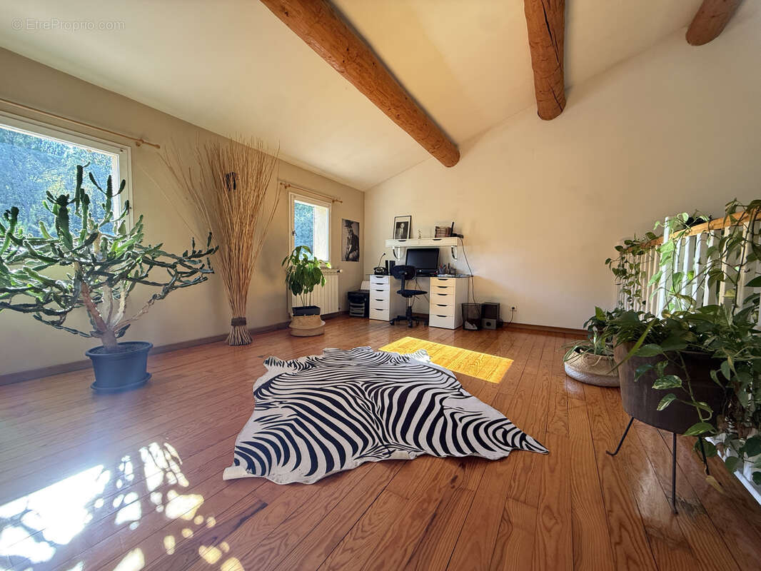 Maison à MEYRARGUES