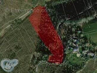 Terrain à SAINT-CYBRANET