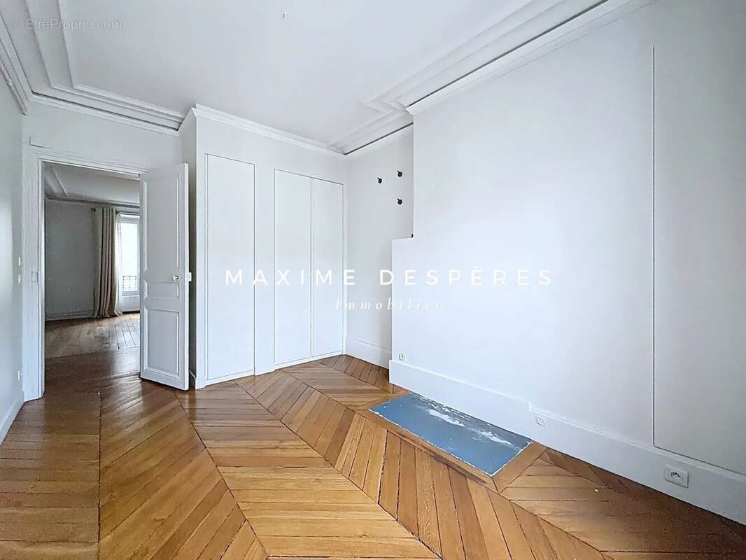 Appartement à NEUILLY-SUR-SEINE