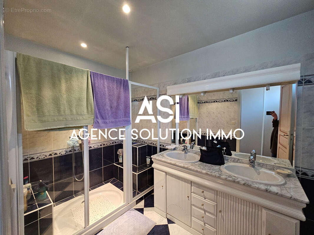 Maison à SAINT-GEORGES-LE-GAULTIER