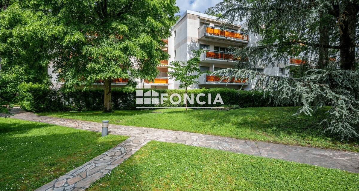 Appartement à LE PLESSIS-ROBINSON