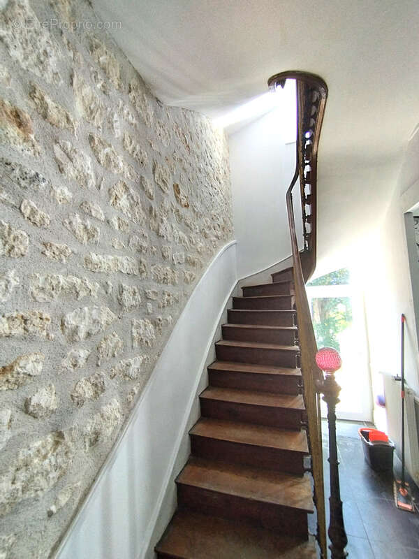 Maison à RUELLE-SUR-TOUVRE