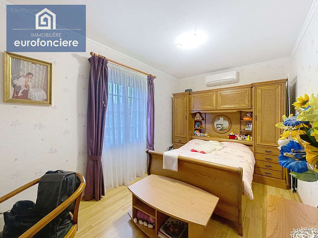 Maison à SAINT-JULIEN-LES-VILLAS