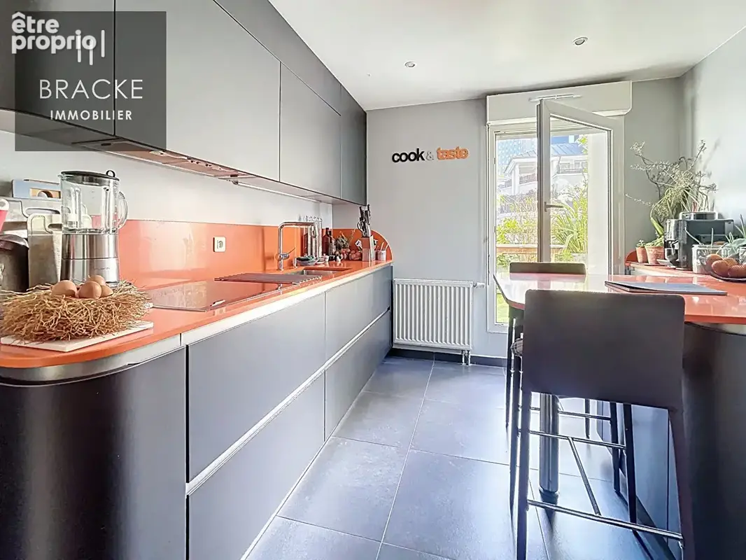 Appartement  TERRASSE - COURBEVOIE - 4/5 pièces - 93,30 m² - photo 6