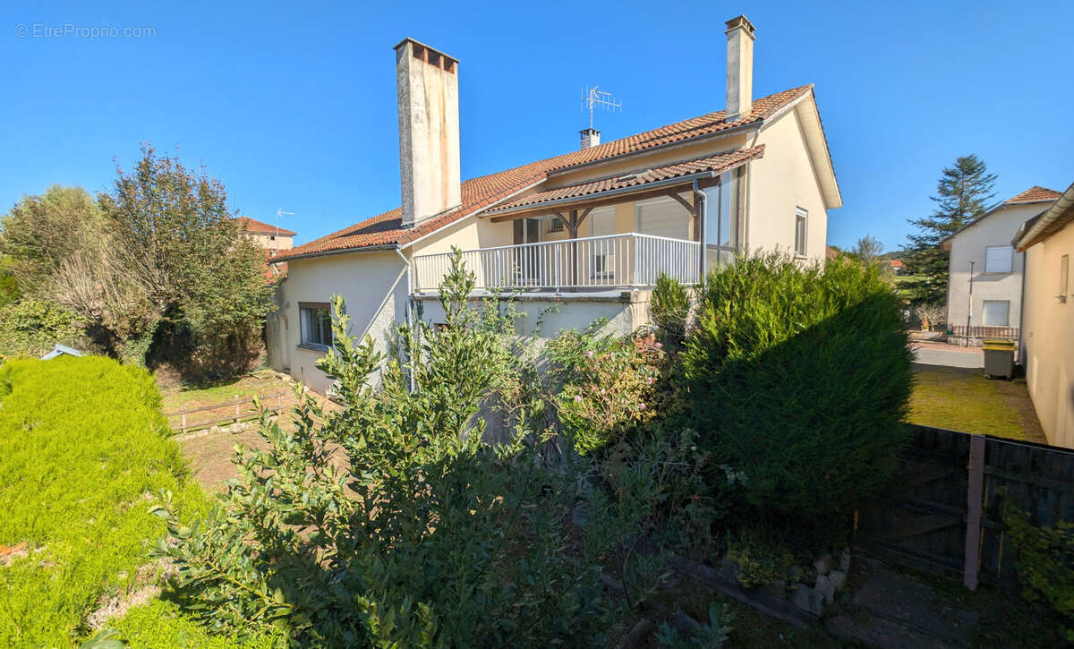 Exclusivité - Grand local avec logement F5   Nombreuses possibilités - photo 2