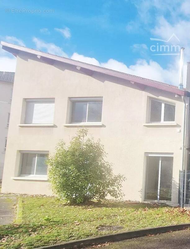 Appartement à LA TOUR-DU-PIN