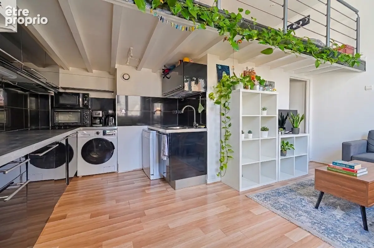 Grand appartement lumineux avec mezzanine - 43m² - ancien atelier d'artistes - photo 4