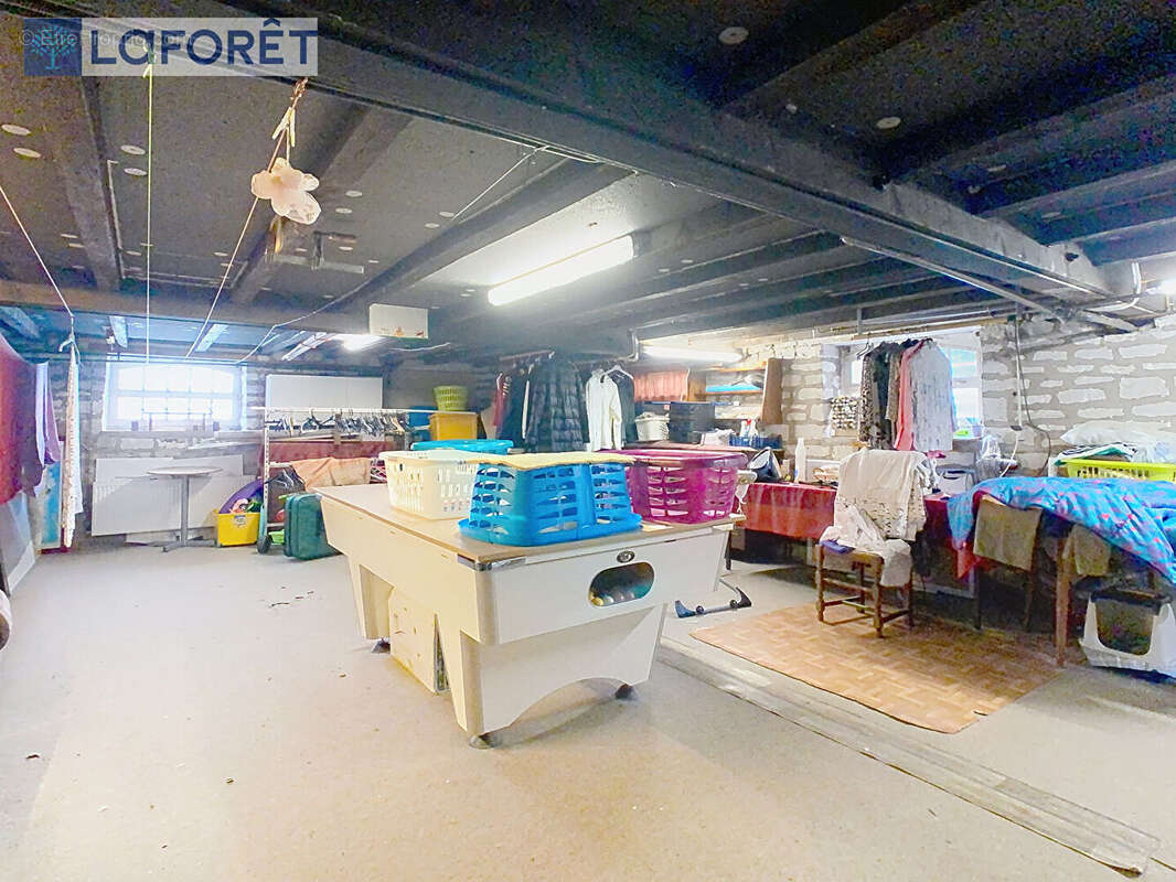 Commerce à VAL-DE-MEUSE