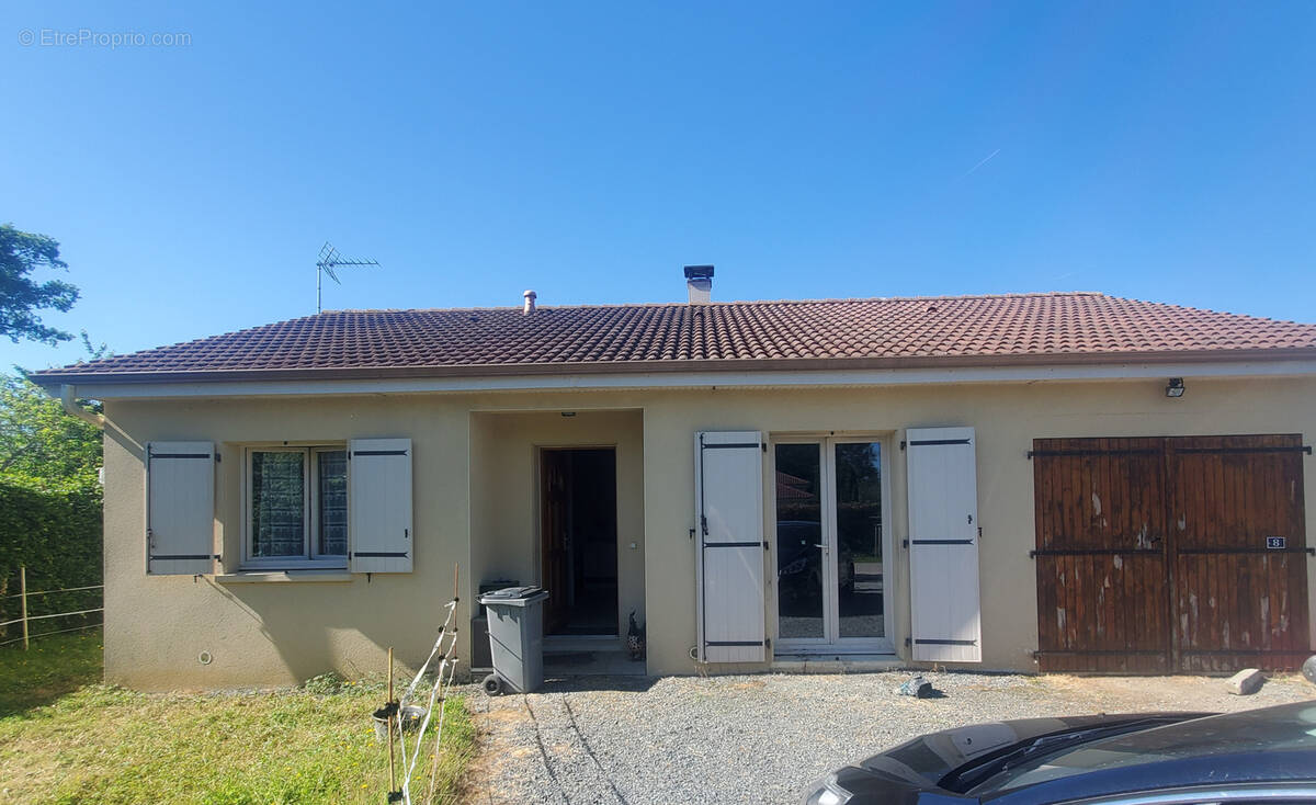 Maison à VICQ-SUR-BREUILH