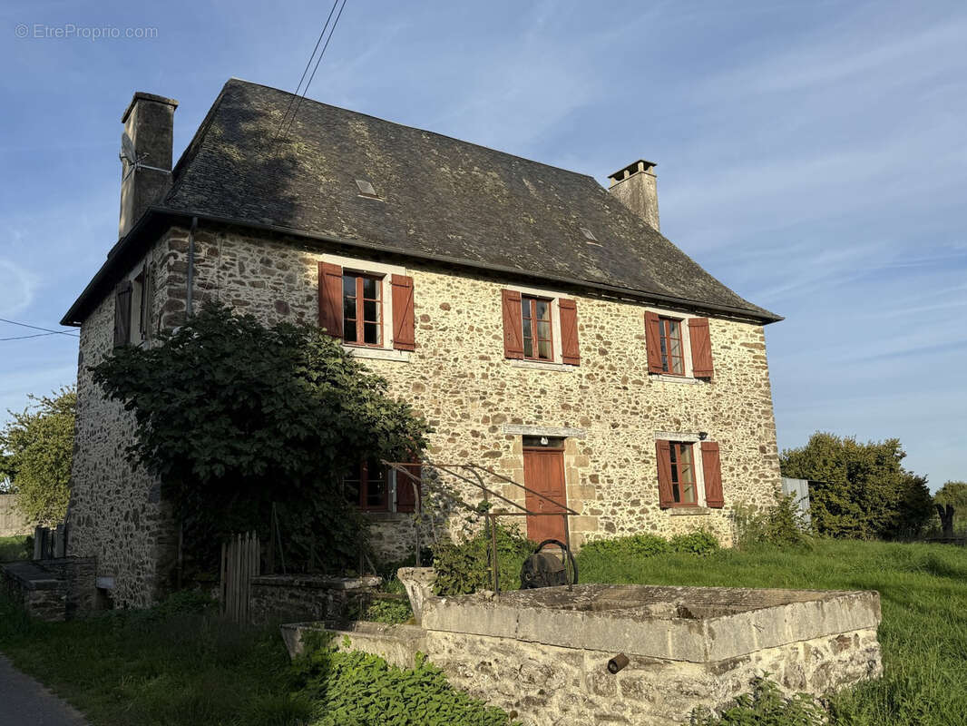 Maison à PERPEZAC-LE-NOIR