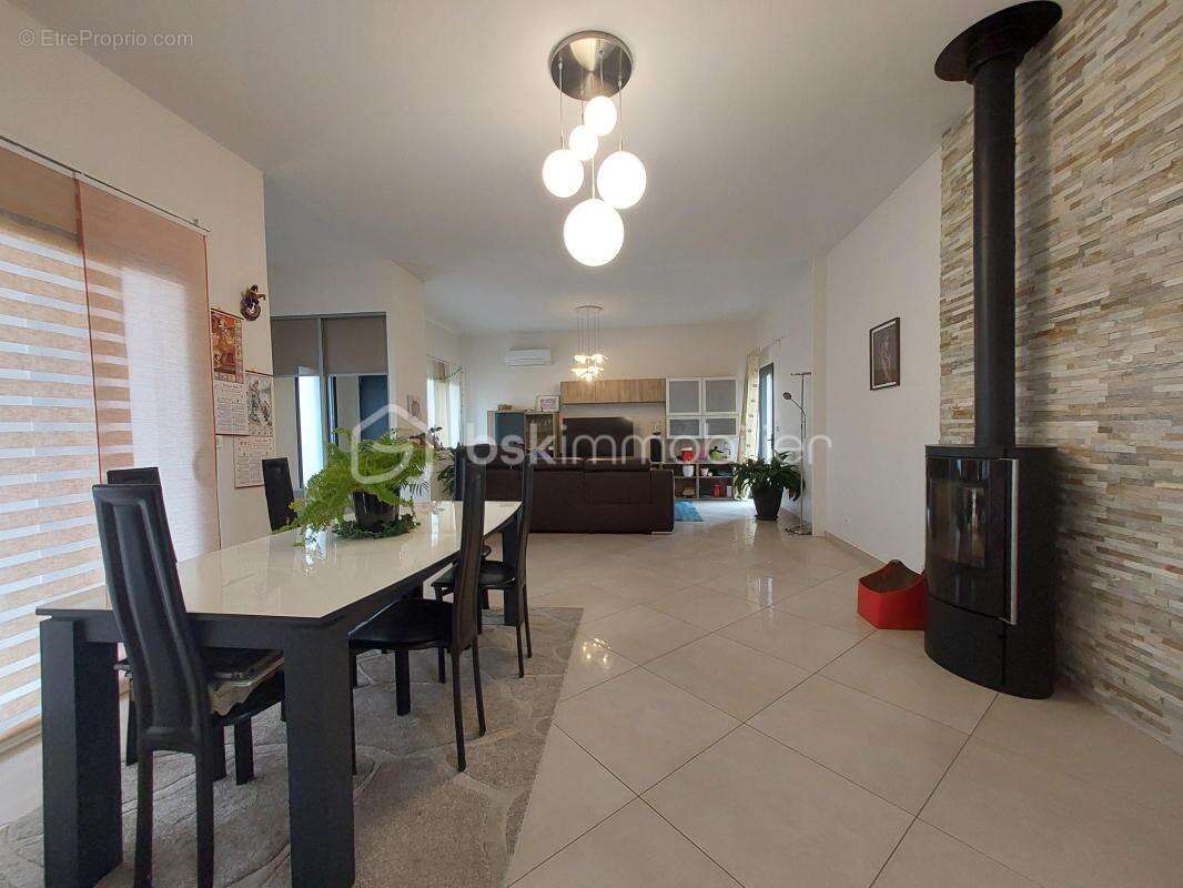 Maison à PONT-DU-CHATEAU