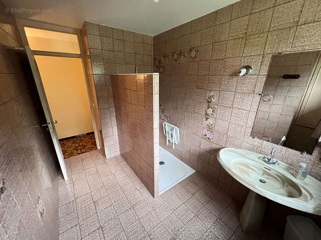 Maison à CRECY-LA-CHAPELLE