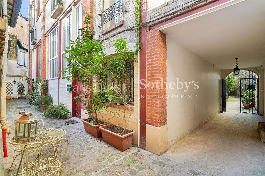 Appartement à PARIS-17E
