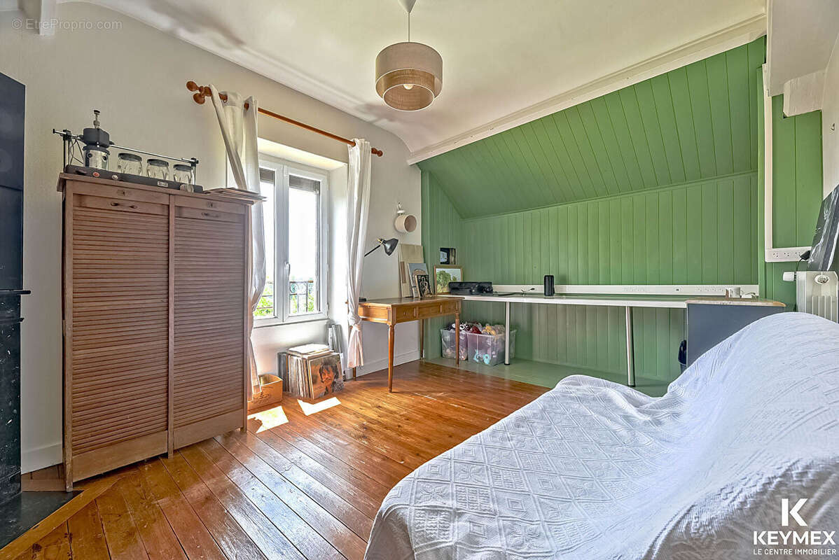 VENTE INTERACTIVE - Maison familiale lumineuse avec jardin - Champagne-sur-Oise (95660) - 179m² - 6 chambres - photo 9