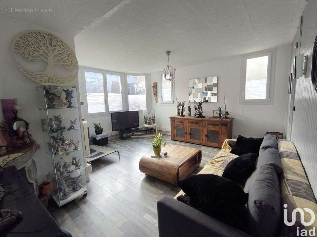 Photo 2 - Commerce à PLEYBEN