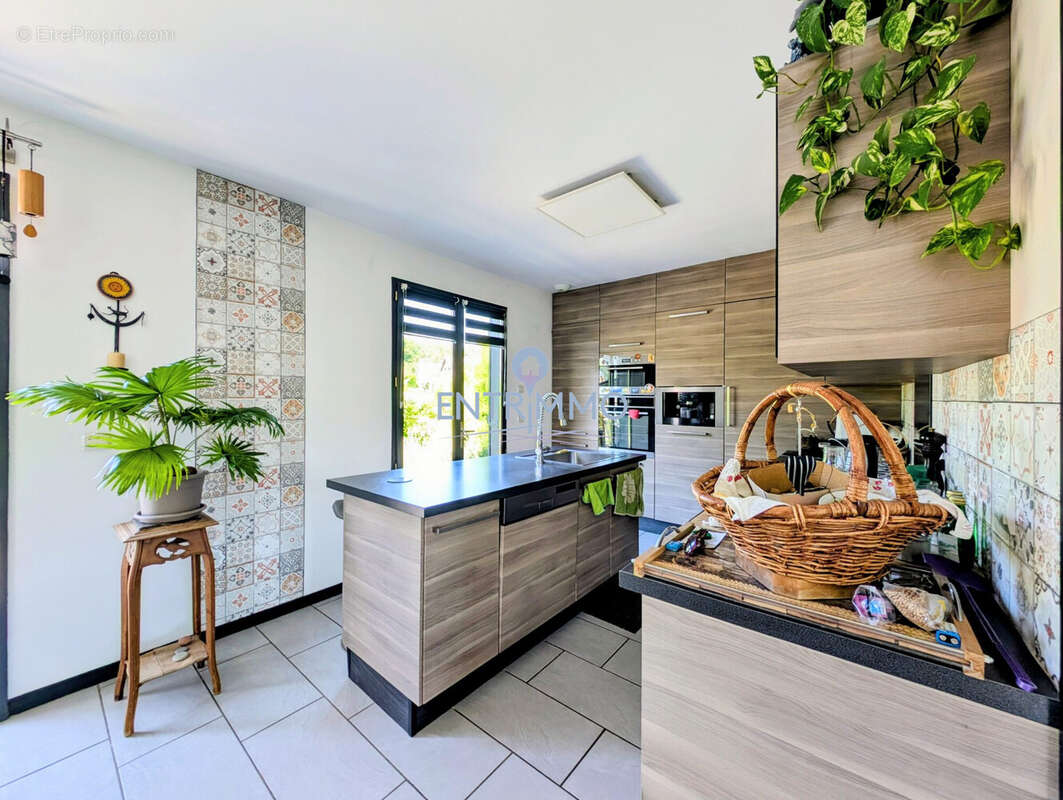 Maison 180 m² à Albens  - photo 2