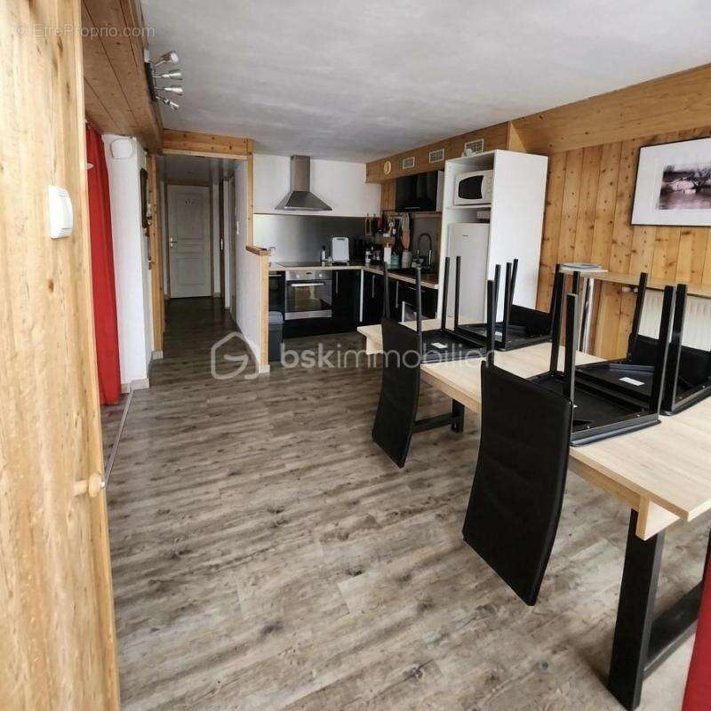 Appartement à EAUX-BONNES