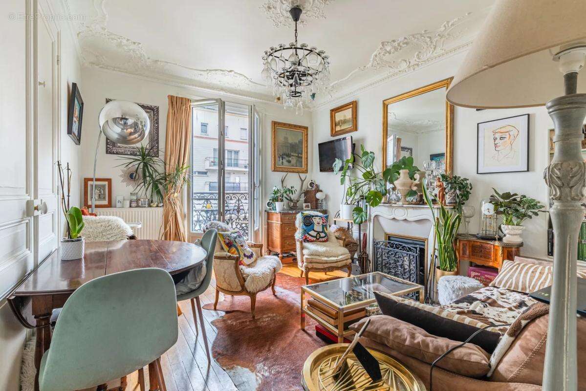 Appartement à COURBEVOIE