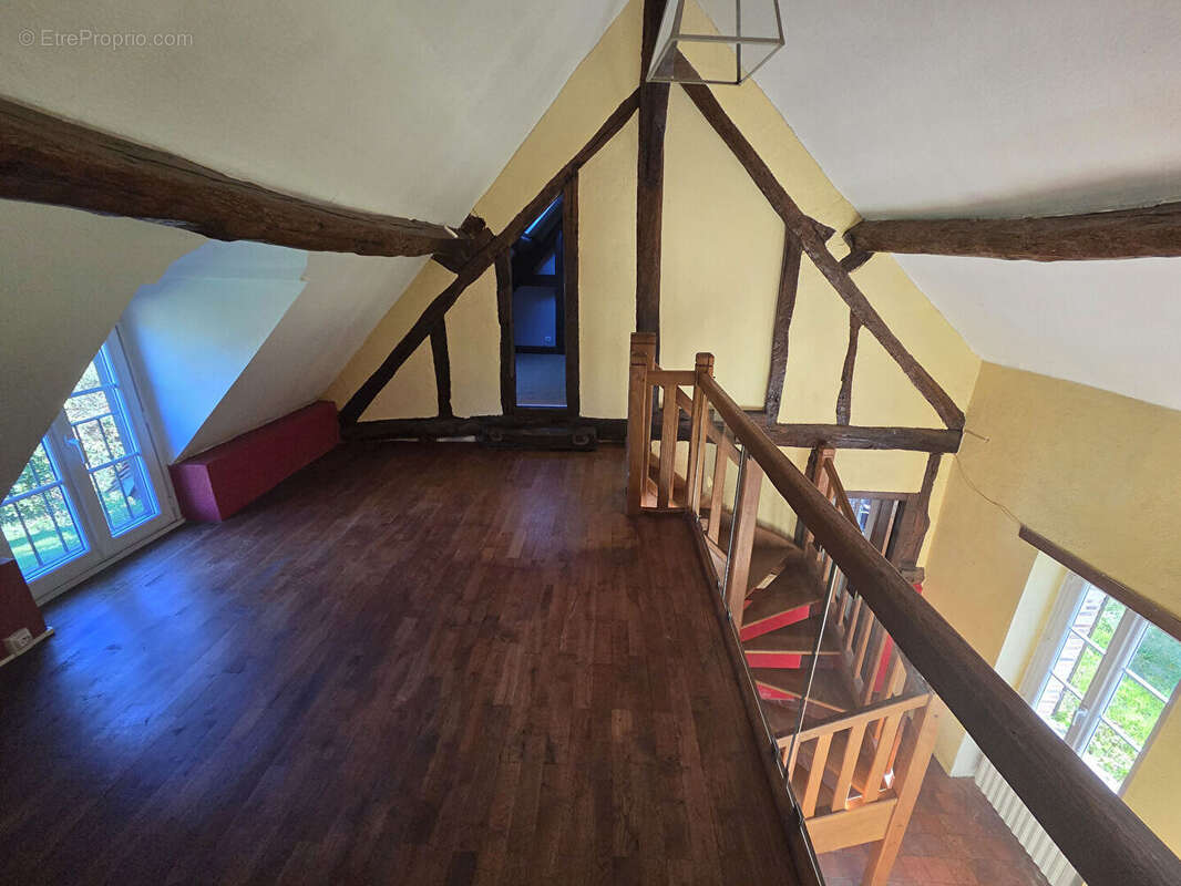 Maison à LES BORDES