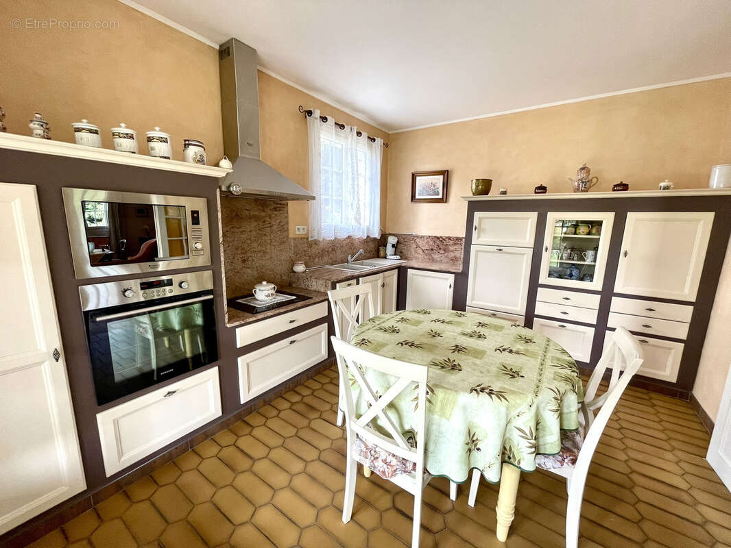 Maison à BOLLENE