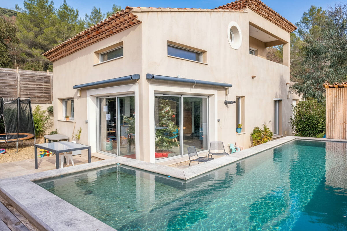 Maison à SAINTE-ANASTASIE-SUR-ISSOLE