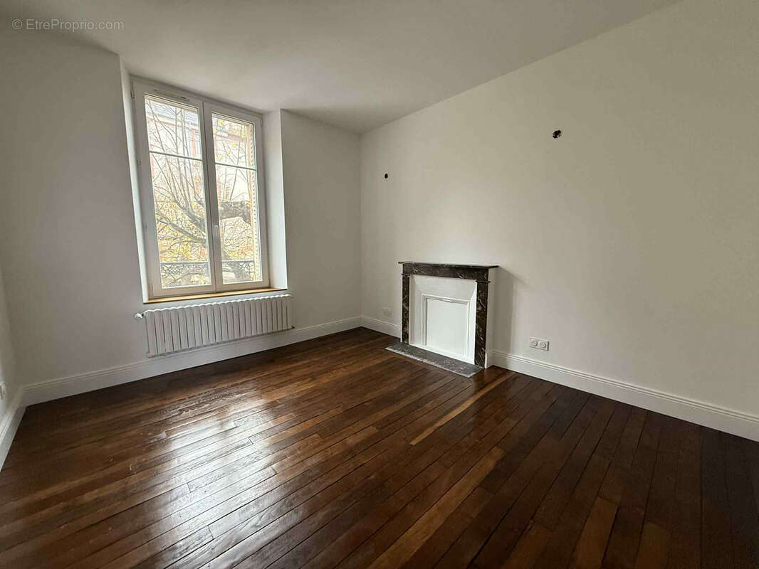 Appartement à CHARLEVILLE-MEZIERES