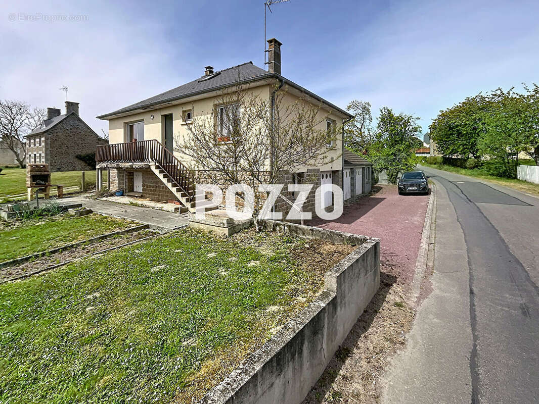 Maison à SAINT-HILAIRE-DU-HARCOUET