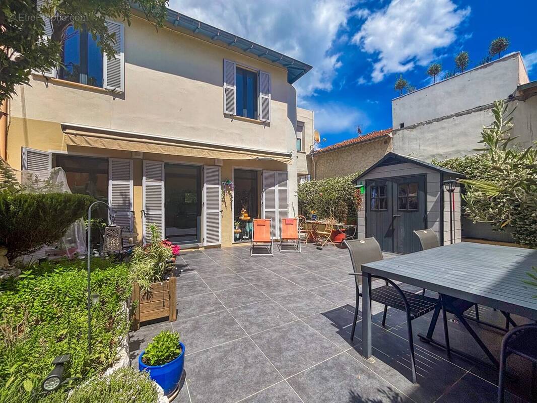 Maison rénovée dans le village de Saint-Jean-Cap-Ferrat - photo 2