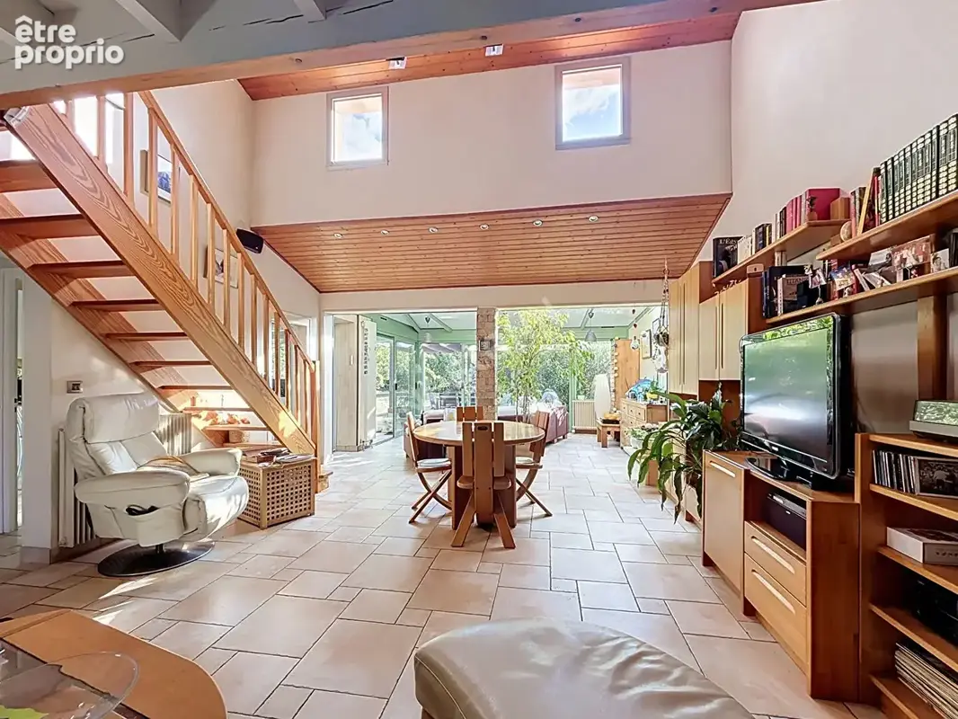 Maison plain pied 7 pièces à vendre à Rezé - La Houssais, 134 m², 3 chambres + mezzanine - photo 2
