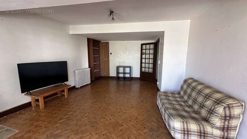 Appartement à BARBEZIEUX-SAINT-HILAIRE