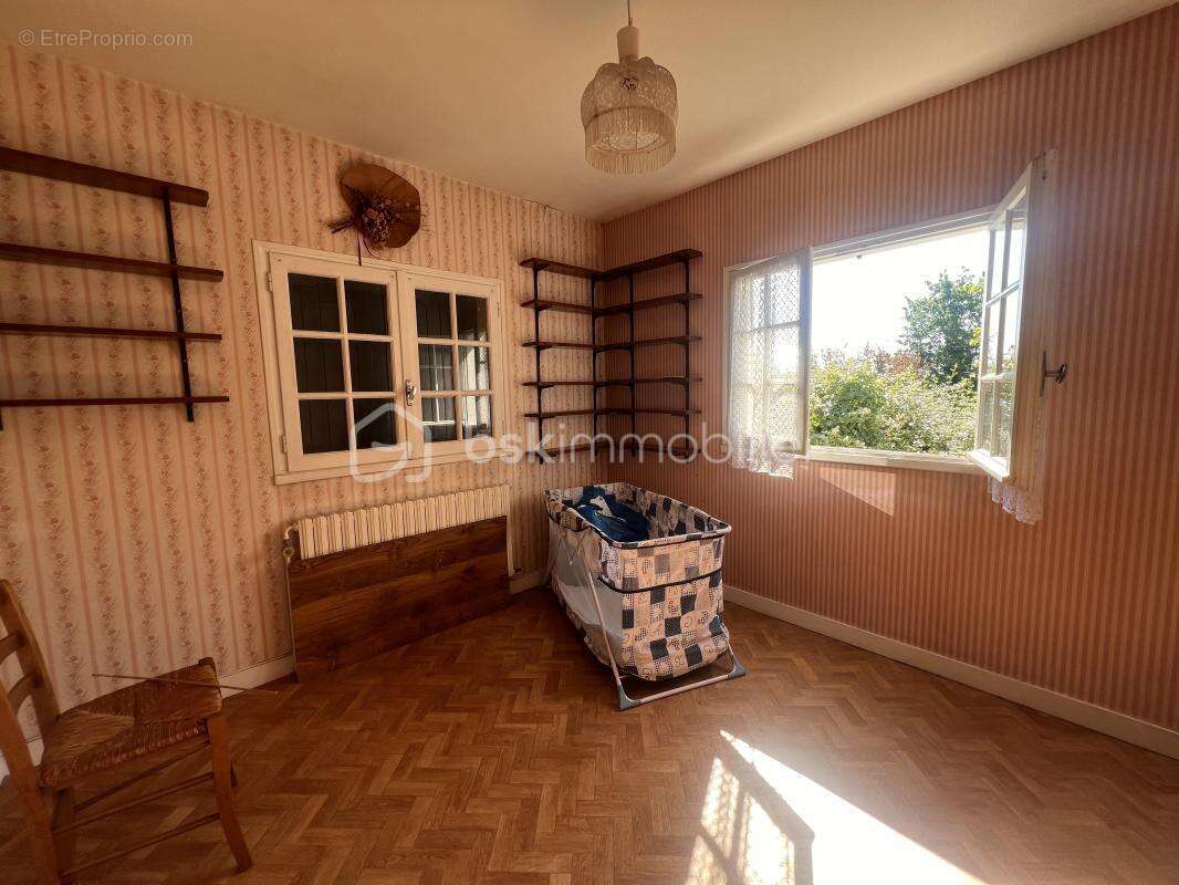 Jolie maison de plus de 213 m2, 6 chambres, jardin de 1500 m2! - photo 11