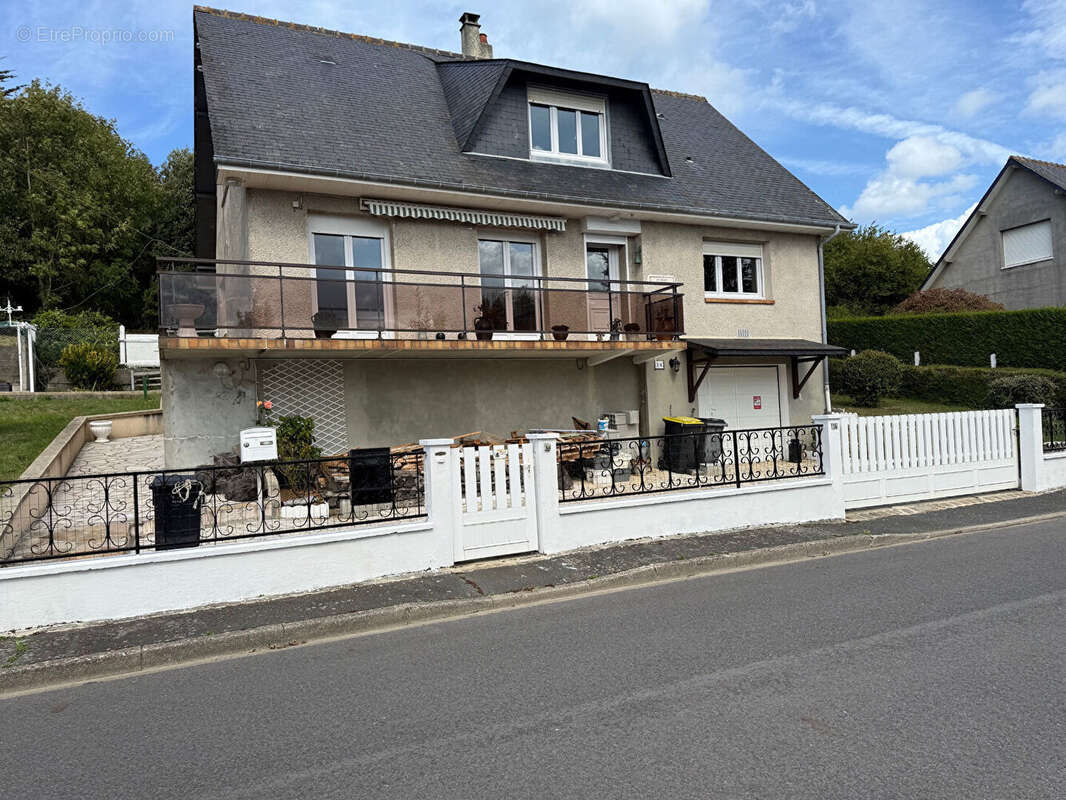 Maison à PORT-EN-BESSIN-HUPPAIN