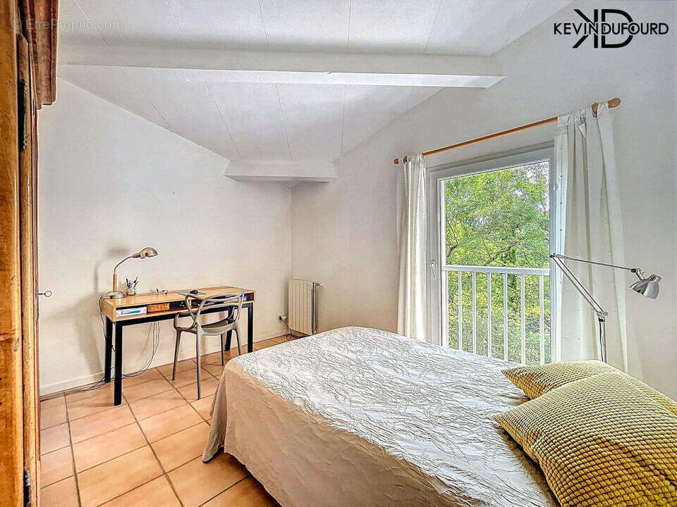 Maison à SAINT-ETIENNE-DE-FONTBELLON