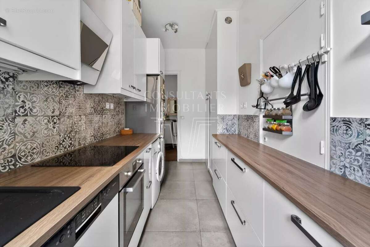 Appartement à PARIS-16E