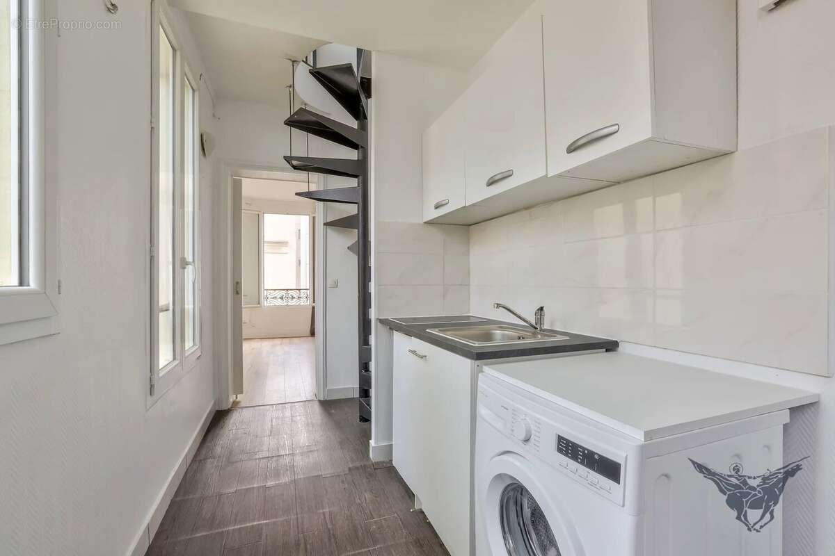 Appartement à PARIS-14E